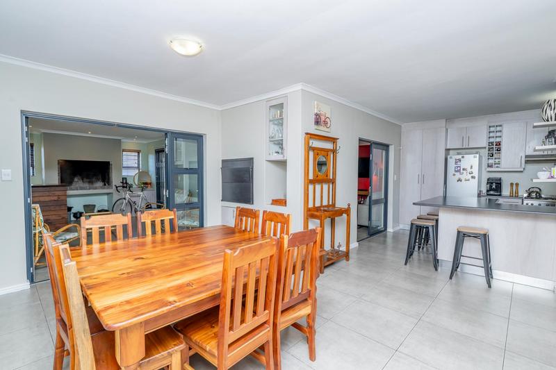 4 Bedroom Property for Sale in Viking Village Western Cape